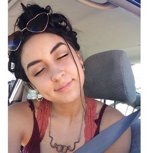 Meet your Posher, Chelly